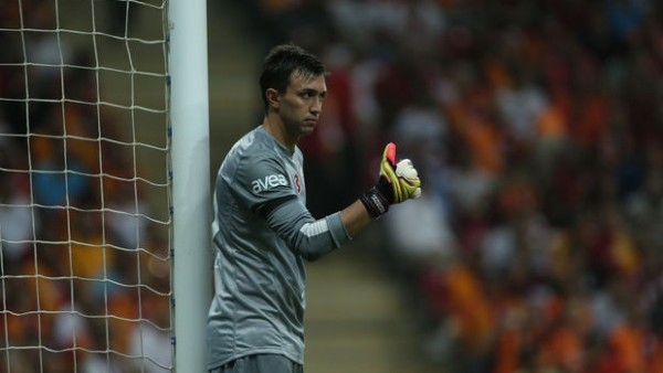 Muslera'yı çıldırttılar