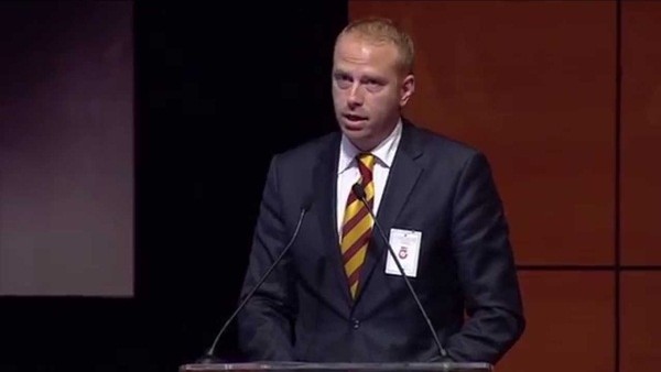 Galatasaray Mali Genel Kurulu'nda 'Ak Saray' eleştirisi