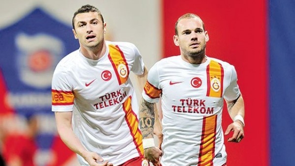 Galatasaray'ın kozları Sneijder ve Burak Yılmaz