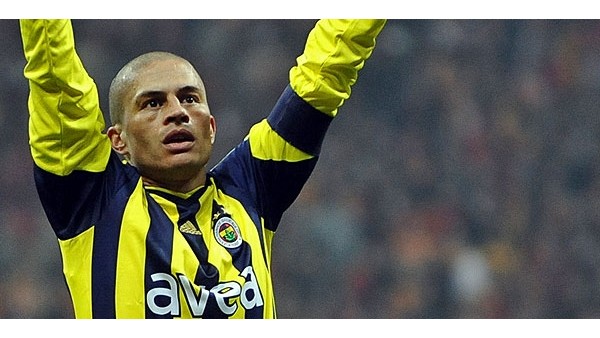 Alex de Fenerbahçe'yi unutmadı
