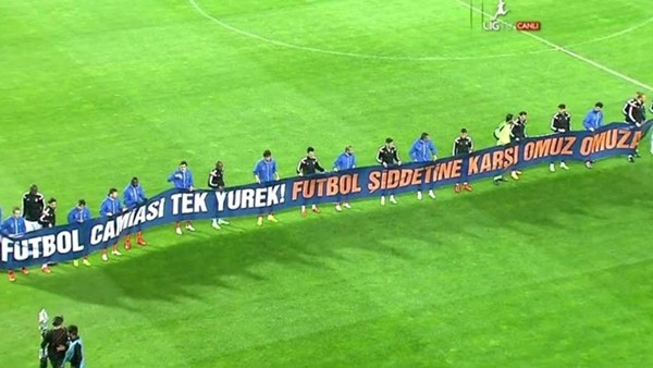 Başakşehir'de anlamlı pankart