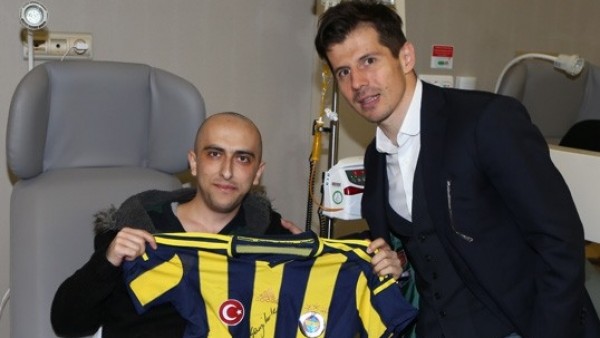 Emre Belözoğlu'ndan anlamlı ziyaret