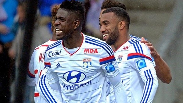 Lyon, PSG'nin hatası için fırsat kolluyor