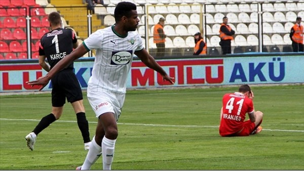 Akhisar'da Vaz Te damgası