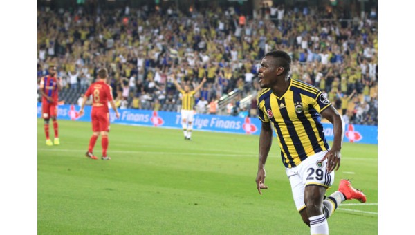  Emenike'den barış ve birlik mesajı