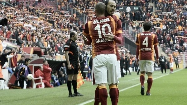 Cimbom, Arena'da güneş gibi parladı