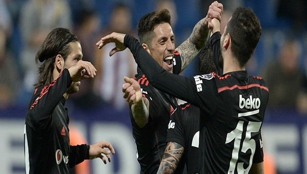 Beşiktaş ile Karabükspor'un 11'leri belli oldu