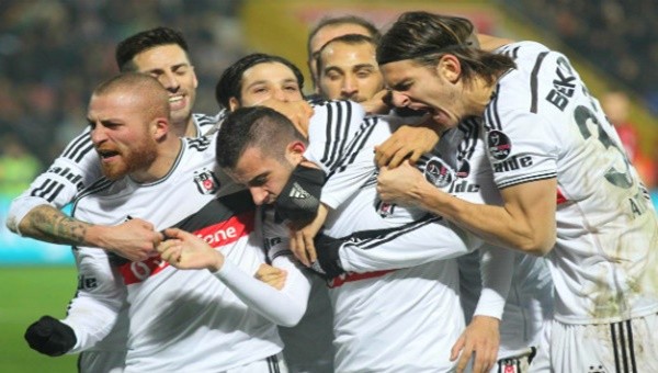 Beşiktaşlı oyuncular, Çebi'yi duygulandırdı