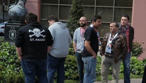 Beşiktaş'ta haciz olayına taraftar tepkili