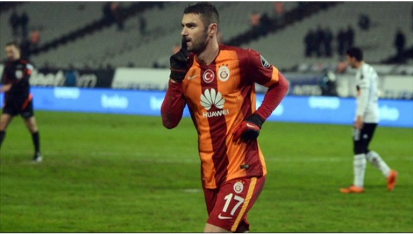 Galatasaray'da Burak Yılmaz sakatlanıp oyundan çıktı
