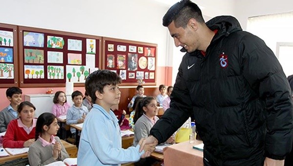 Başkan oldu Cardozo'yu getirdi
