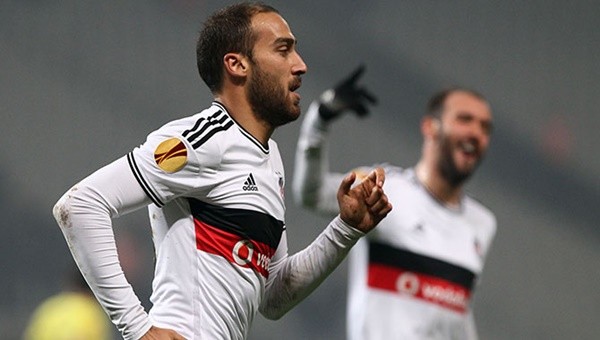 Cenk Tosun'un bir şutu yetti
