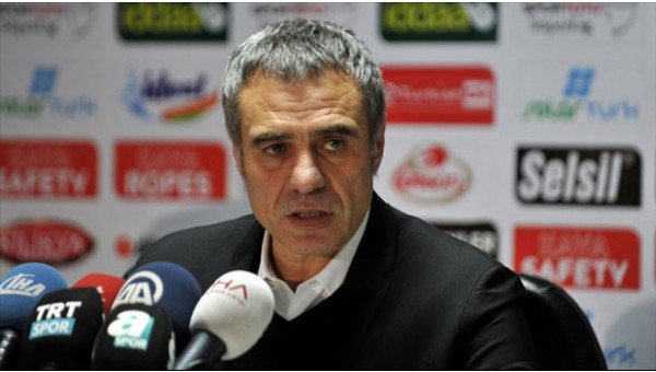Ersun Yanal ikinci kez Avrupa'ya gitti