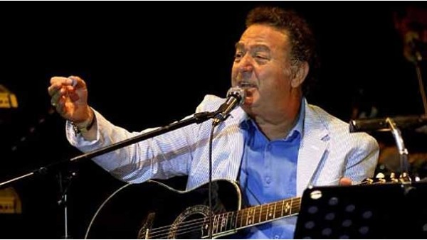 Kayahan şarkıları 3 büyüklere marş oldu
