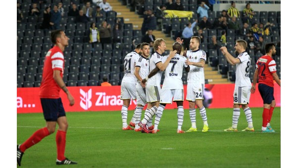 Fenerbahçe 4'ledi ve yarı finale yükseldi!