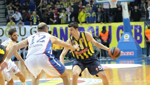  Fenerbahçe Ülker, Anadolu Efes'i 83-72 yendi