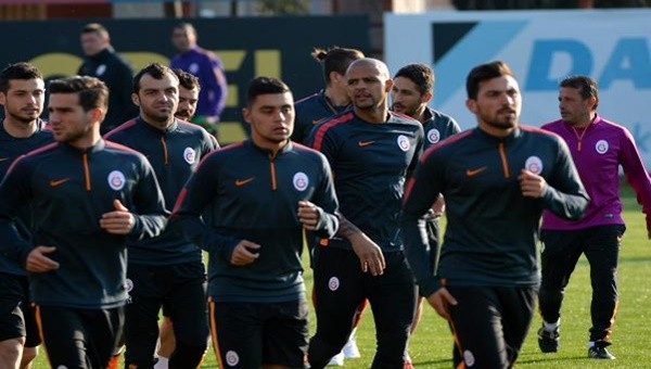 Galatasaray'da Melo takımla çalıştı