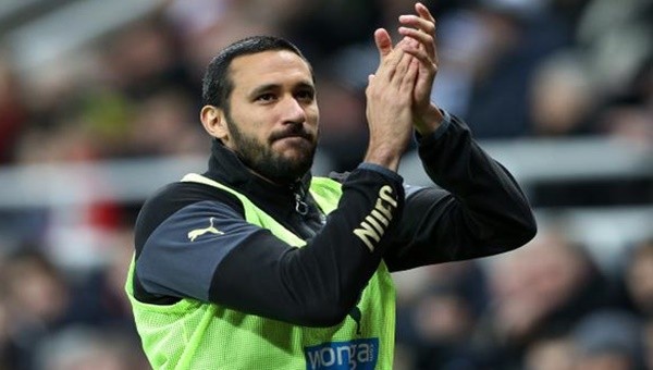 Jonas Gutierrez, Anfield'da ayakta alkışlandı