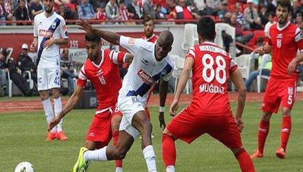 Küme düşme hattında nefes kesen maç