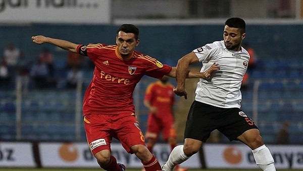 Lider Adana'da yara aldı!