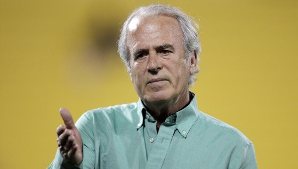 Mustafa Denizli'den pankart isyanı