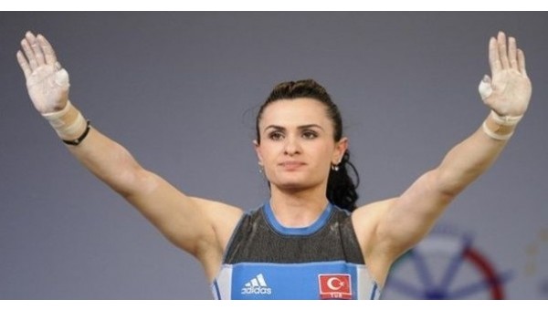 Halterde Nurcan Taylan Avrupa Şampiyonu oldu