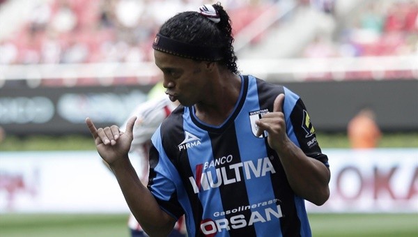 Ronaldinho futbola veda etmeye hazırlanıyor