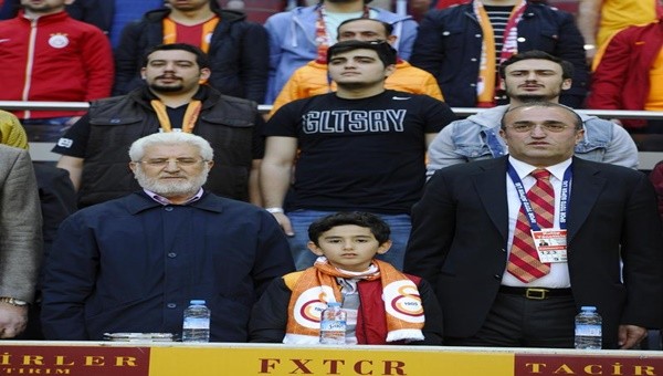 Galatasaray şehit savcının oğlunu ağırladı