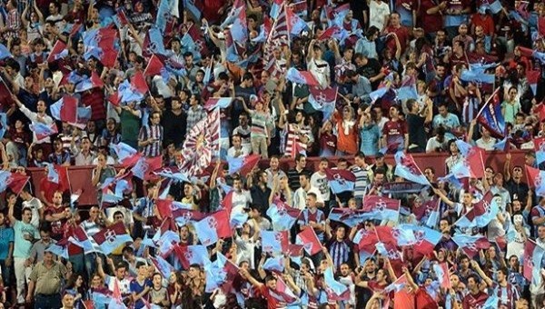 Trabzonspor tribünlerinde Ankaragücü tezahüratları