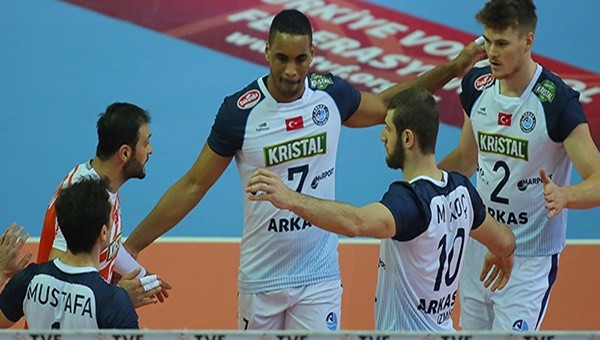Volbeybolda şampiyon Arkasspor oldu