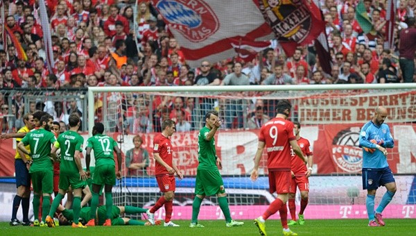 Bayern 10 kişi mağlup