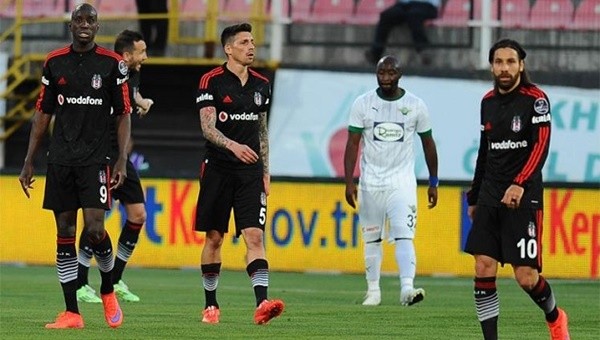 Beşiktaş'ta 6 futbolcunun bileti kesildi