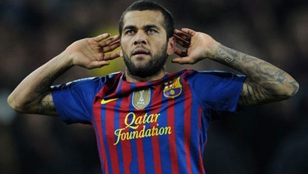 Dani Alves gemileri yaktı