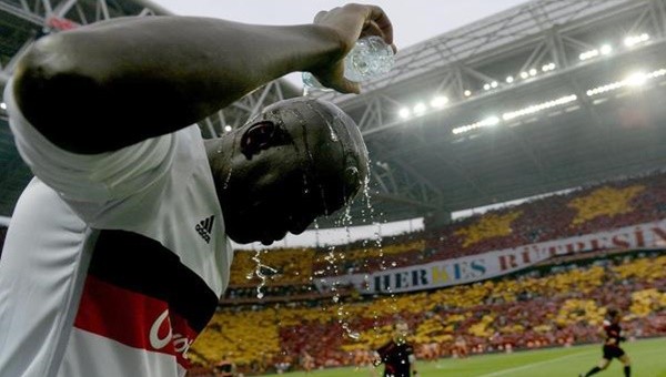 Demba Ba sezonu kapattı