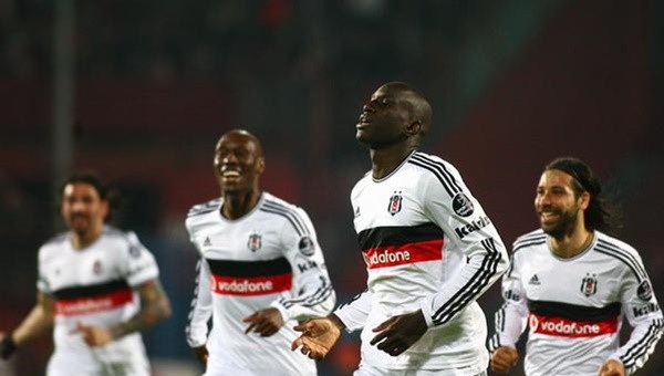 Demba Ba'ya yedeklik bu kez yaradı