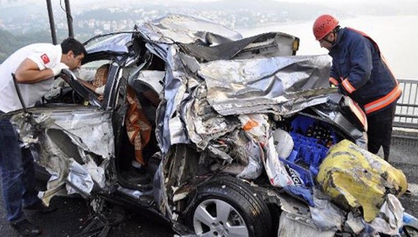 Derbiye gelirken trafik kurbanı oldular