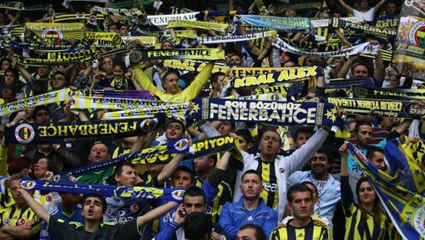 Fenerbahçeli taraftarlar arasında gerginlik