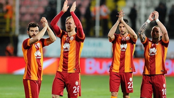Galatasaray zorlu virajda