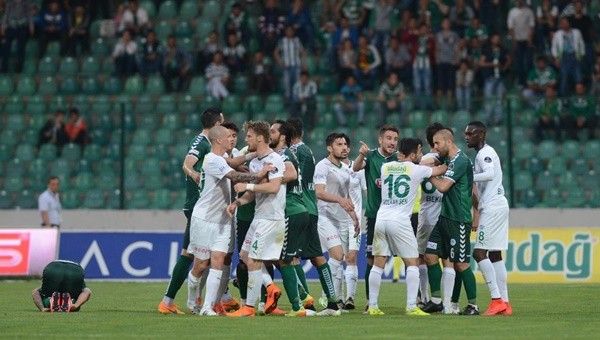 Galatasaray'a karşı yok! Şenol Güneş çıldırdı...