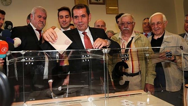 Galatasaray'da adaylar oylarını kullandı