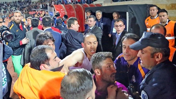 Maç bitiminde kulübede gerginlik