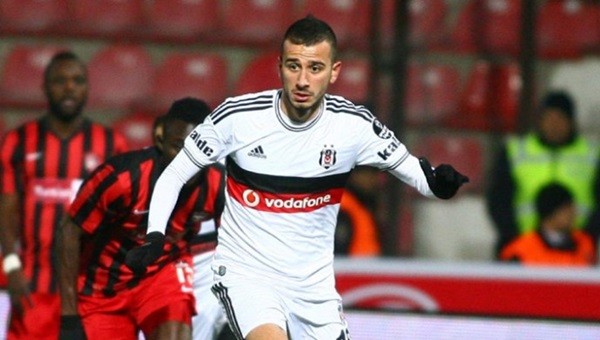 Oğuzhan Özyakup ilk 11'e geri döndü