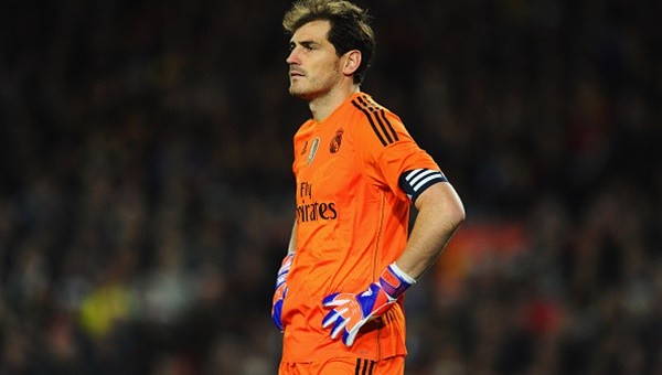 Real Madrid, Casillas'ı bırakmak istemiyor