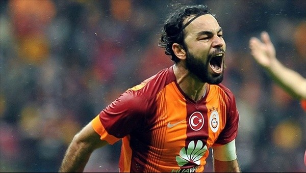 Selçuk Türk futbol tarihine geçti