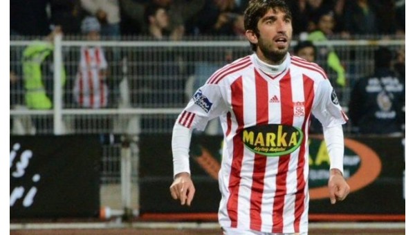 Sivas penaltı bekledi, hakem ''devam'' dedi