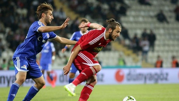 Sivasspor 1 puanı son anda kurtardı