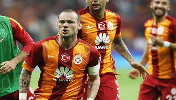 Sneijder'in 9 golünden 8'i TT Arena'da