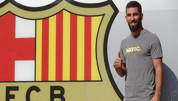 Arda Turan Barcelona'ya geldi