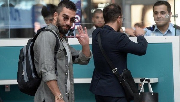Arda Turan, Barcelona'ya gitti