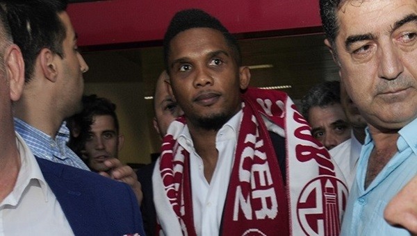 Demba Ba'dan Eto'o'ya transfer uyarısı